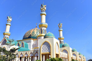Pemandangan udara Masjid Islamic Center Mataram dengan latar belakang kota